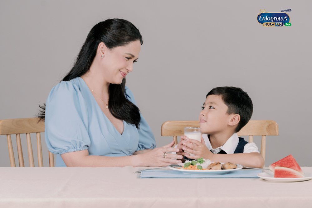 kristine hermosa giving enfagrow gentlease to her son